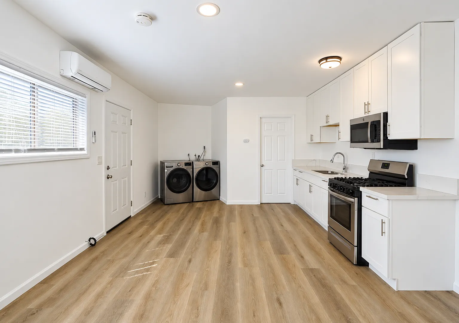 1068 East J Street — Photo 2