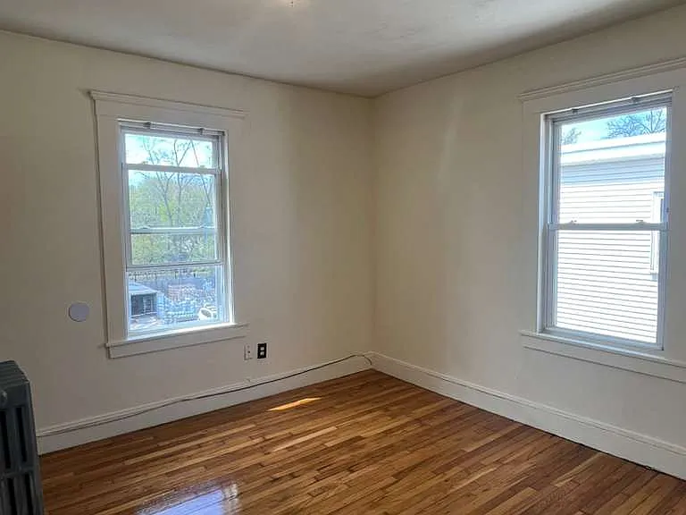 827 Hyde Park Ave — Photo 13