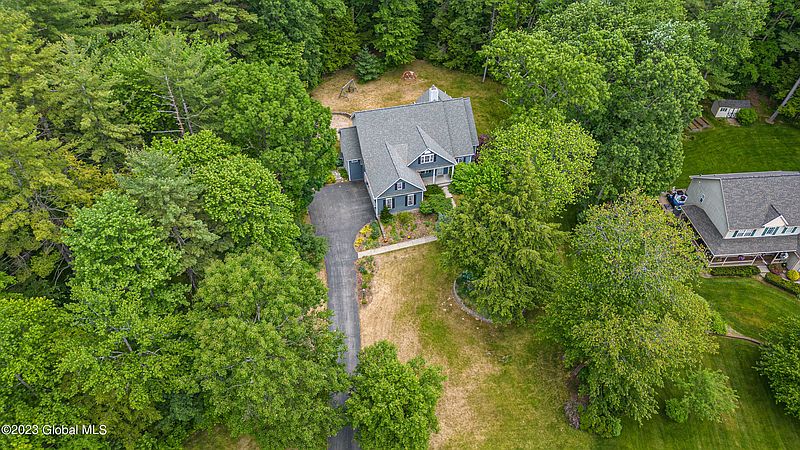 4th image of 7 Kyer Farm Road