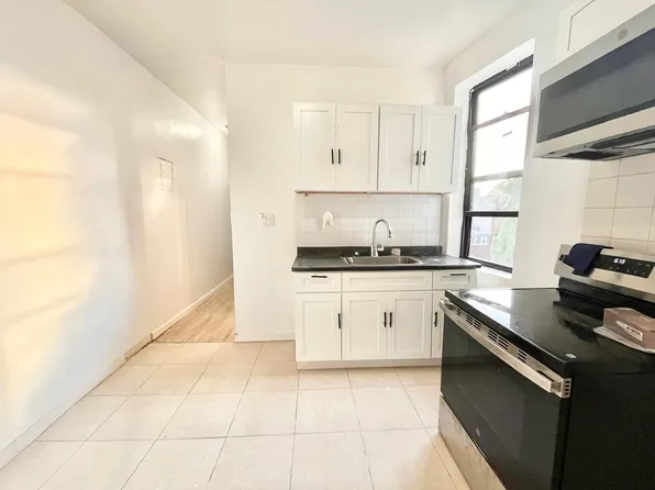 1677 President Street image 6 of 11