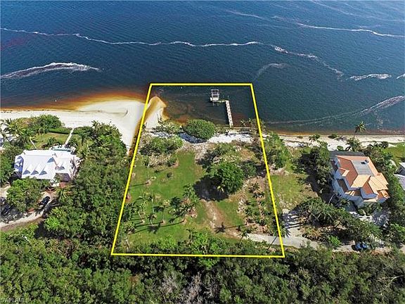 3rd image of 1036 Bayview Dr