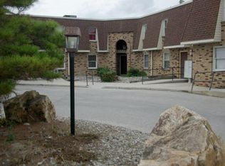 25 Charles St APT 1, Hanover, PA 17331