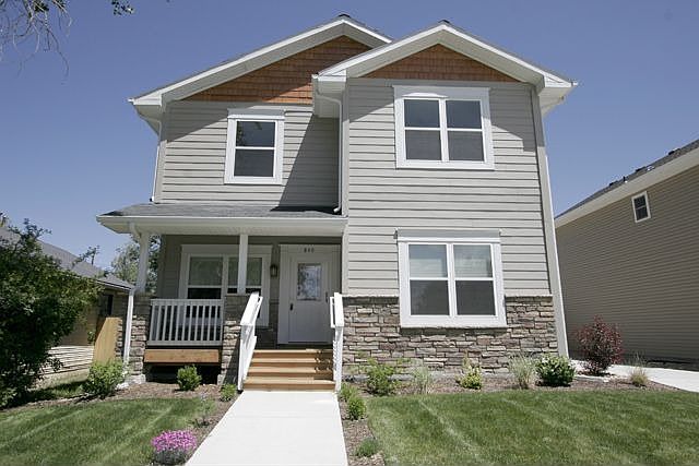 1st image of 840 S Krameria St