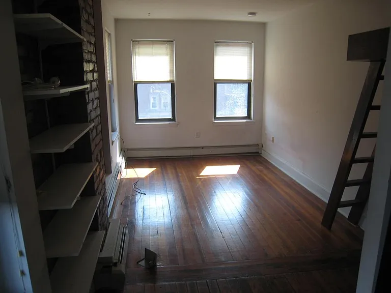 57 Charter St #4D — Photo 4