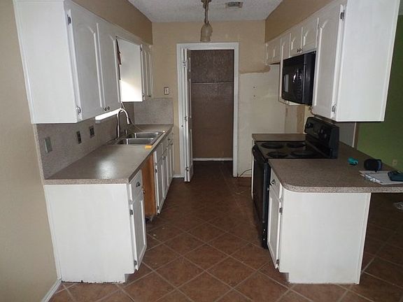 3rd image of 7216 Kary Lynn Dr E