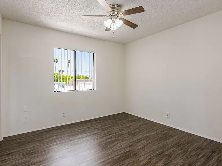 5533 Barton Ave — Photo 11