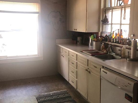 4th image of 502 Hettie St