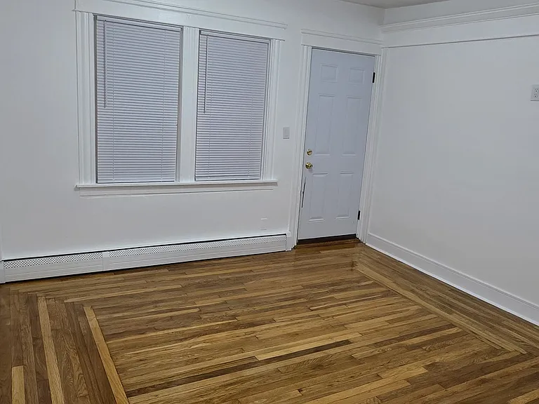 226 Farmington Ave #2 — Photo 1