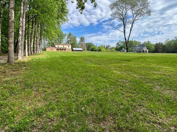 11518 Yates Ford Rd, Fairfax Station, VA 22039