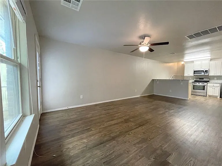 2127 Buena Vida Ln — Photo 16