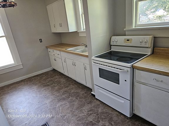 2nd image of 1006 W Franklin St #100