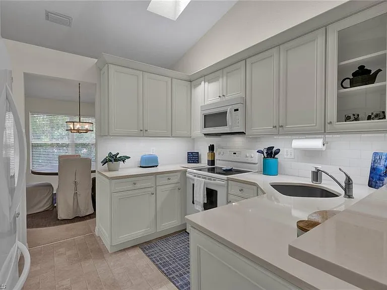 386 Emerald Bay Cir #G4 — Photo 6