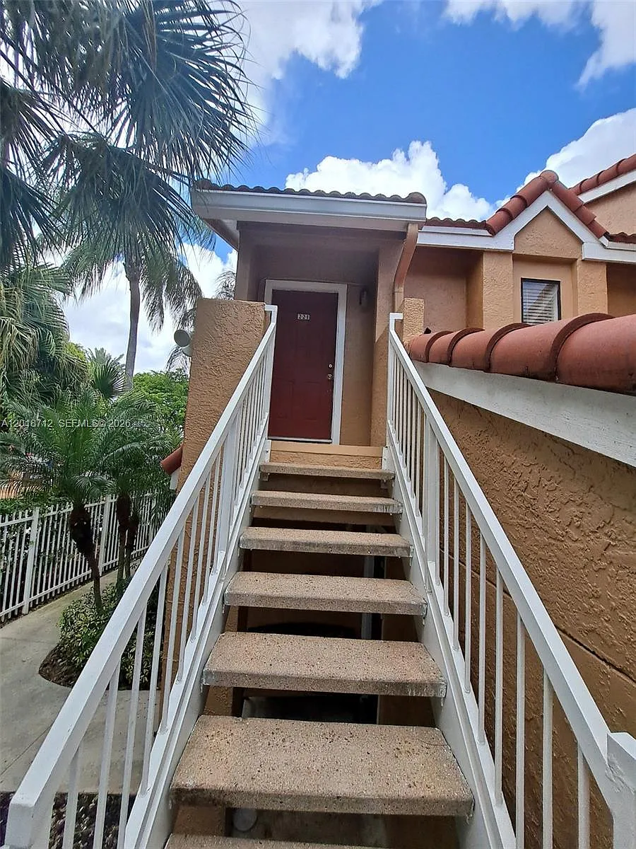 Building Photo - 15581 SW 104th Ter #221