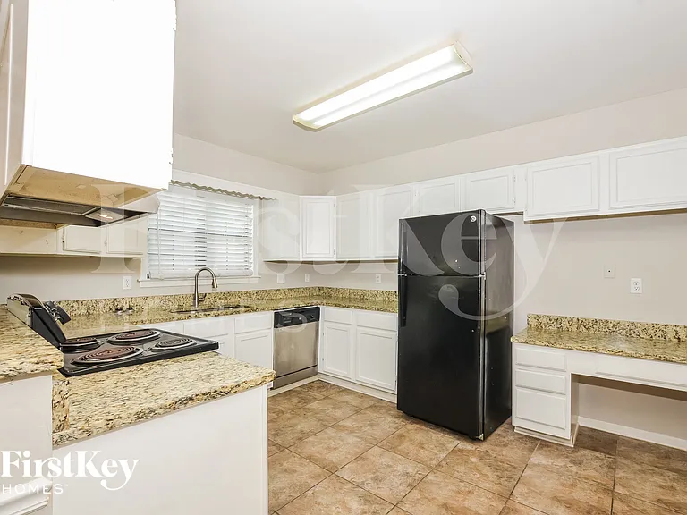 4619 Leash Ln — Photo 8
