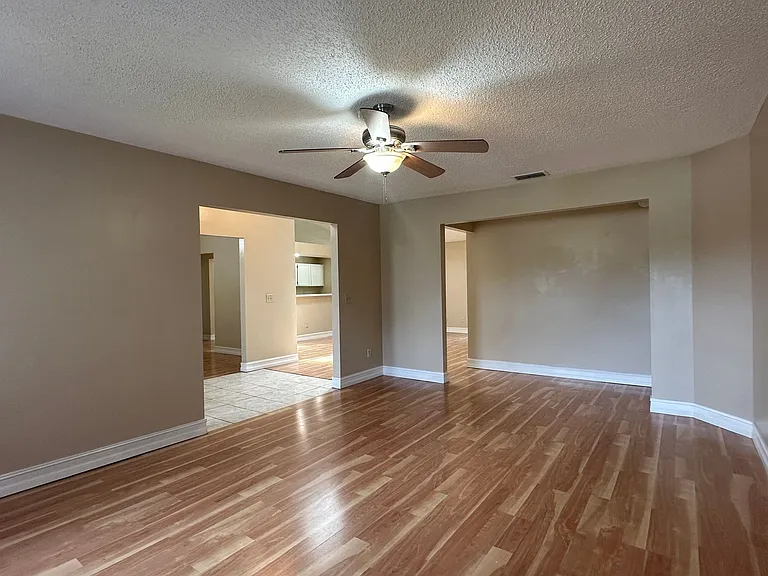 487 Carrigan Ave — Photo 8