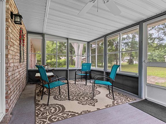 3rd image of 233 SE Sandia Way