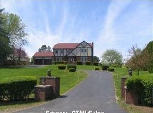 784 Wrights Crossing Rd, Pomfret Center, CT 06259