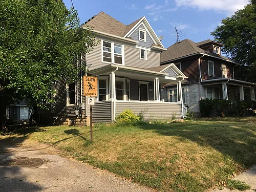 215 Custer Ave #B Photo 1