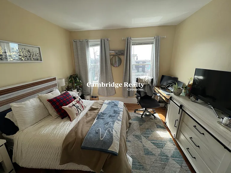 48-50 Lowell St #2T — Photo 21