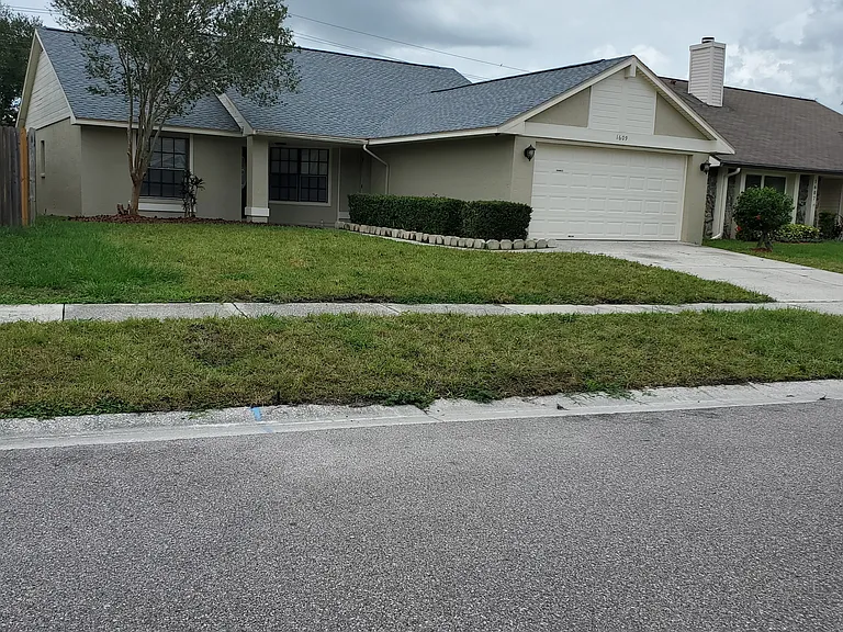 1609 Bent Pine Way — Photo 1