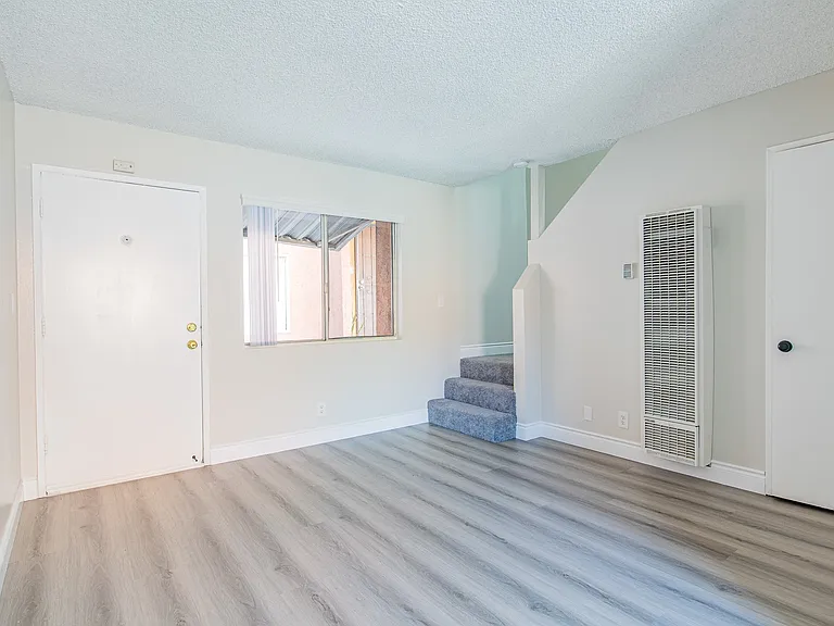 21729 Verne Ave #6 — Photo 25