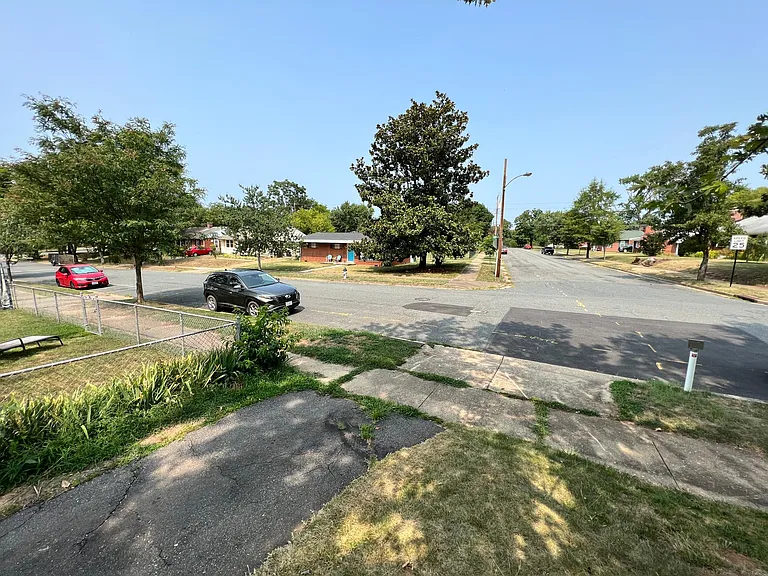 608 Hanson Ave — Photo 6