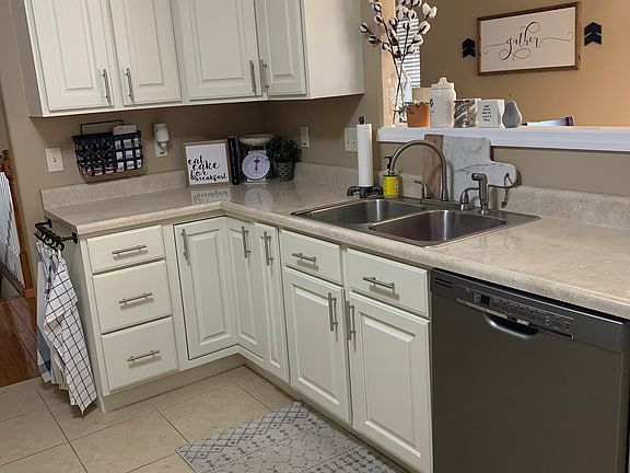 5th image of 70 Golden Rock Ln