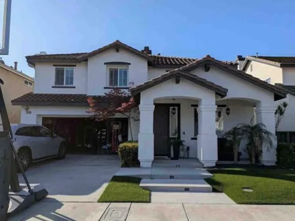 1090 Sawtooth Dr, Upland, CA 91786
