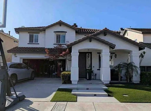 Photo 1 of 14 - 1090 Sawtooth Dr - Upland, CA Primary Photo - 1090 Sawtooth Dr