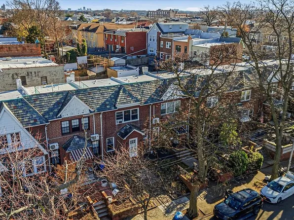 52-61 66th St #1, Maspeth, NY 11378