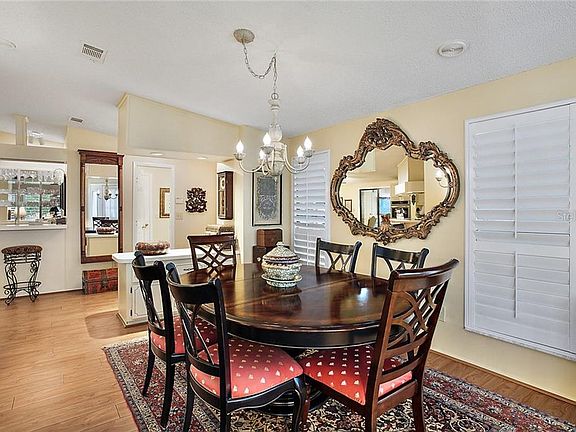 5th image of 804 Saint Andrews Blvd