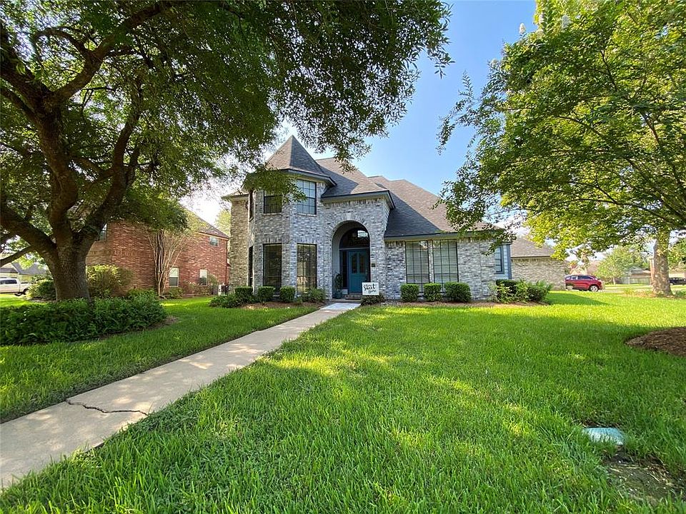 2nd image of 52 Apricot Ct