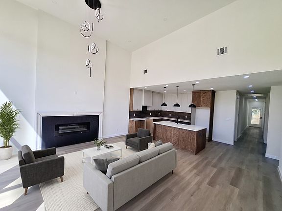3rd image of 6524 Teague Dr