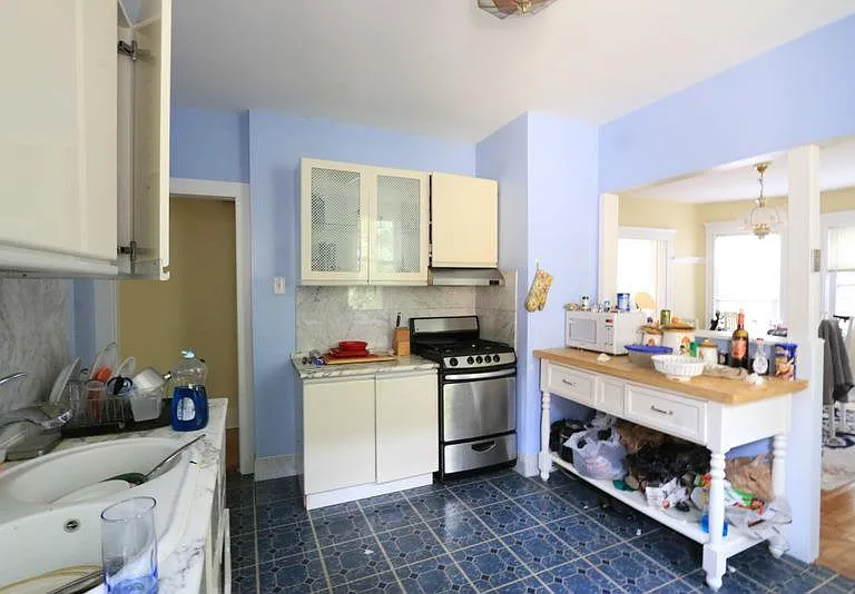 18 Park Ave #2 — Photo 1