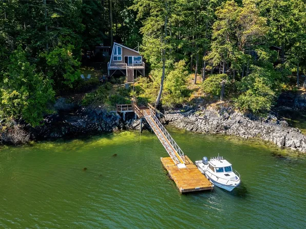 233 Chinook Way, Center Island, WA 98221