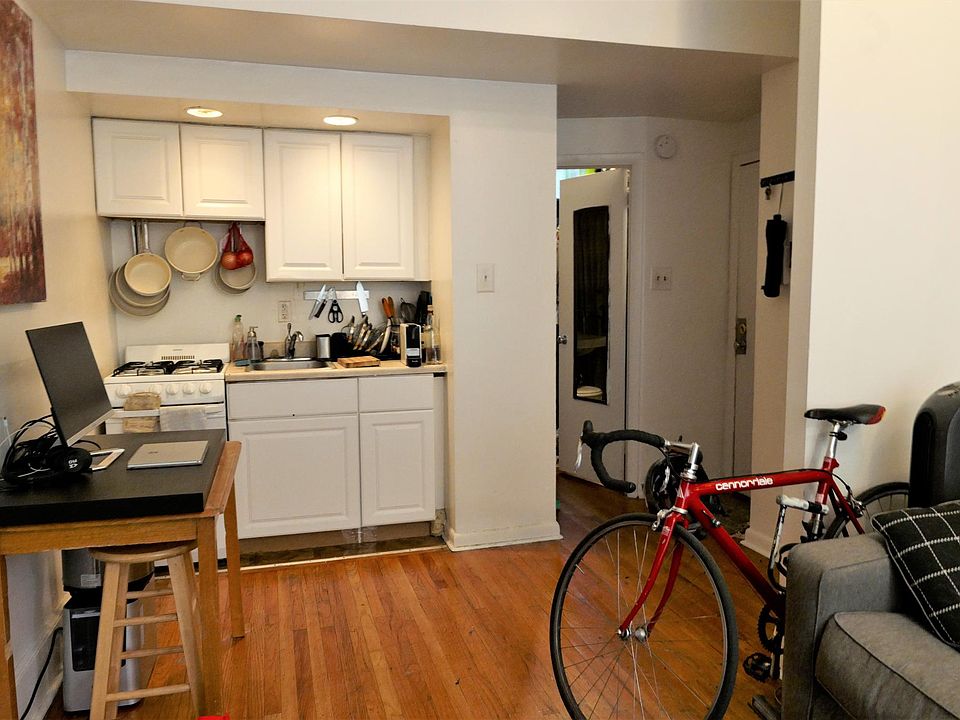1st image of 425 S Carlisle St APT 2A