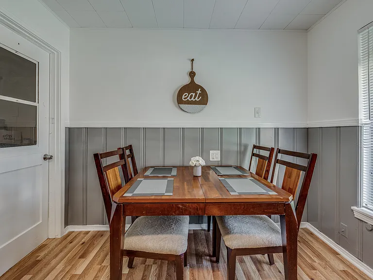 339 Edgebrook Ln — Photo 6