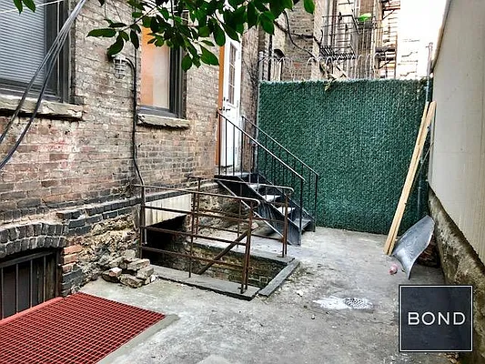 Rented by Bond New York | media 9