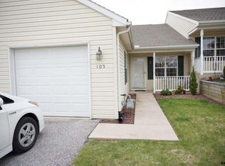 105 Winners Circle Dr, Red Lion, PA 17356