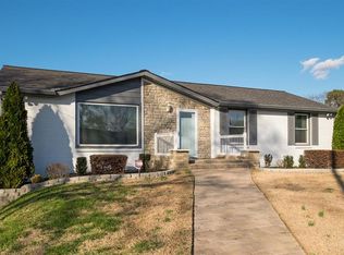 678 Harding Pl, Nashville, TN 37211