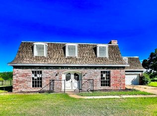 3201 Shoreview Dr, Cleburne, TX 76033