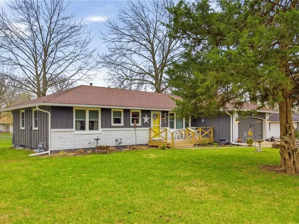 972 Glengera St, Peculiar, MO 64078