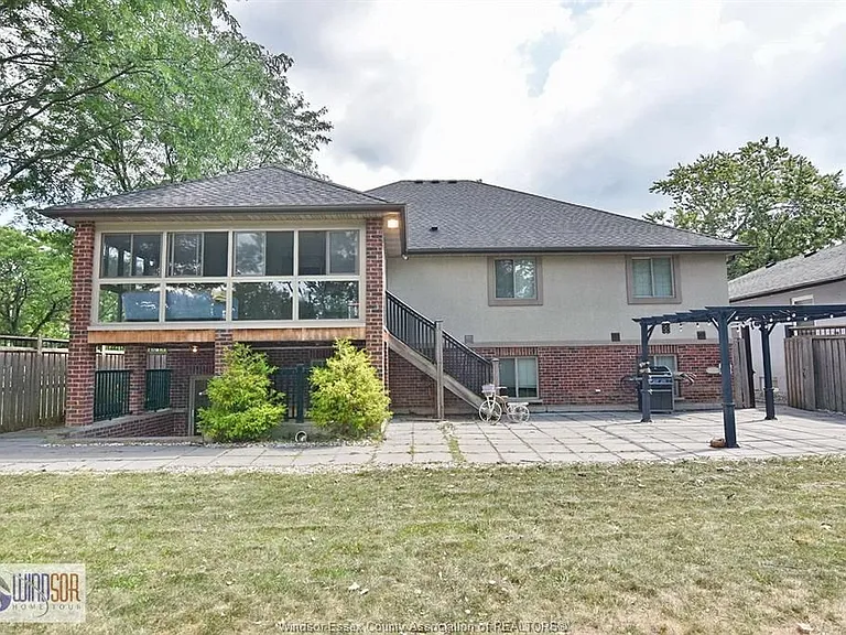 4305 Casgrain Dr #UPPER — Photo 38