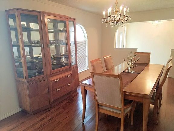 5th image of 1125 Greenbriar Dr