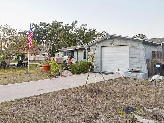 3rd image of 7615 Cumber Dr