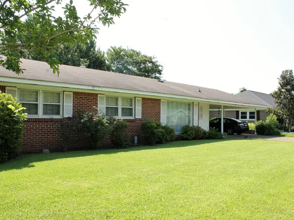 111 Eastwood Dr, Columbus, MS 39702