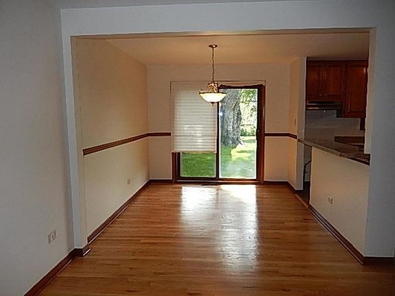5th image of 9805 Menard Ave