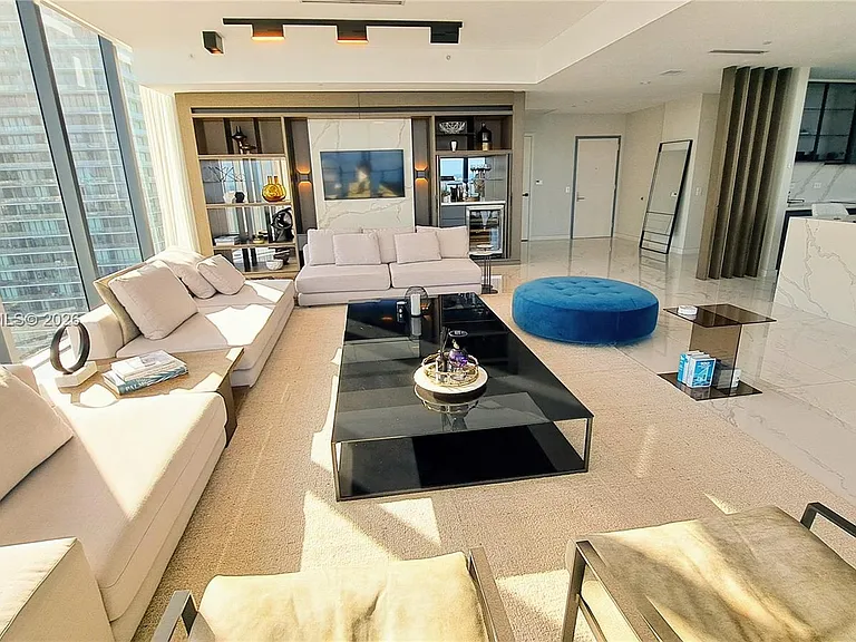 3131 NE 7th Ave #Penthouse 4901 — Photo 13