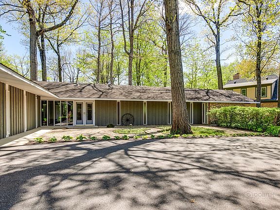 3rd image of 41 Cumberland Dr