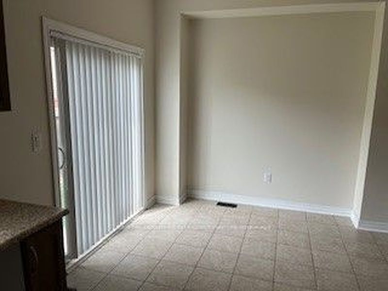 Brampton House for rent - 3 Bedrooms — photo 12